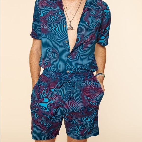 Earthbound Trading Co. Psychedelic Wave Craft Shorts, Blue, Small, NWT - Picture 3 of 8